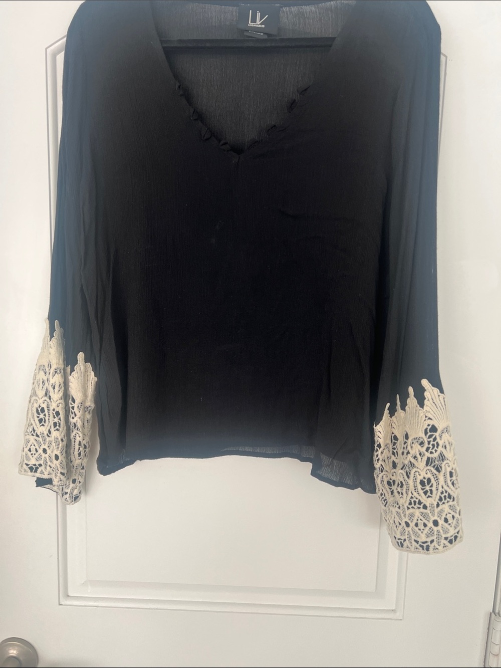LV. (NOT Louis Vuitton!!)Black V-Neck lightweight Blouse with Cream Lace Sleeve